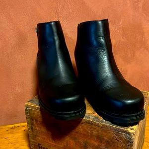 Sorel black leather boots